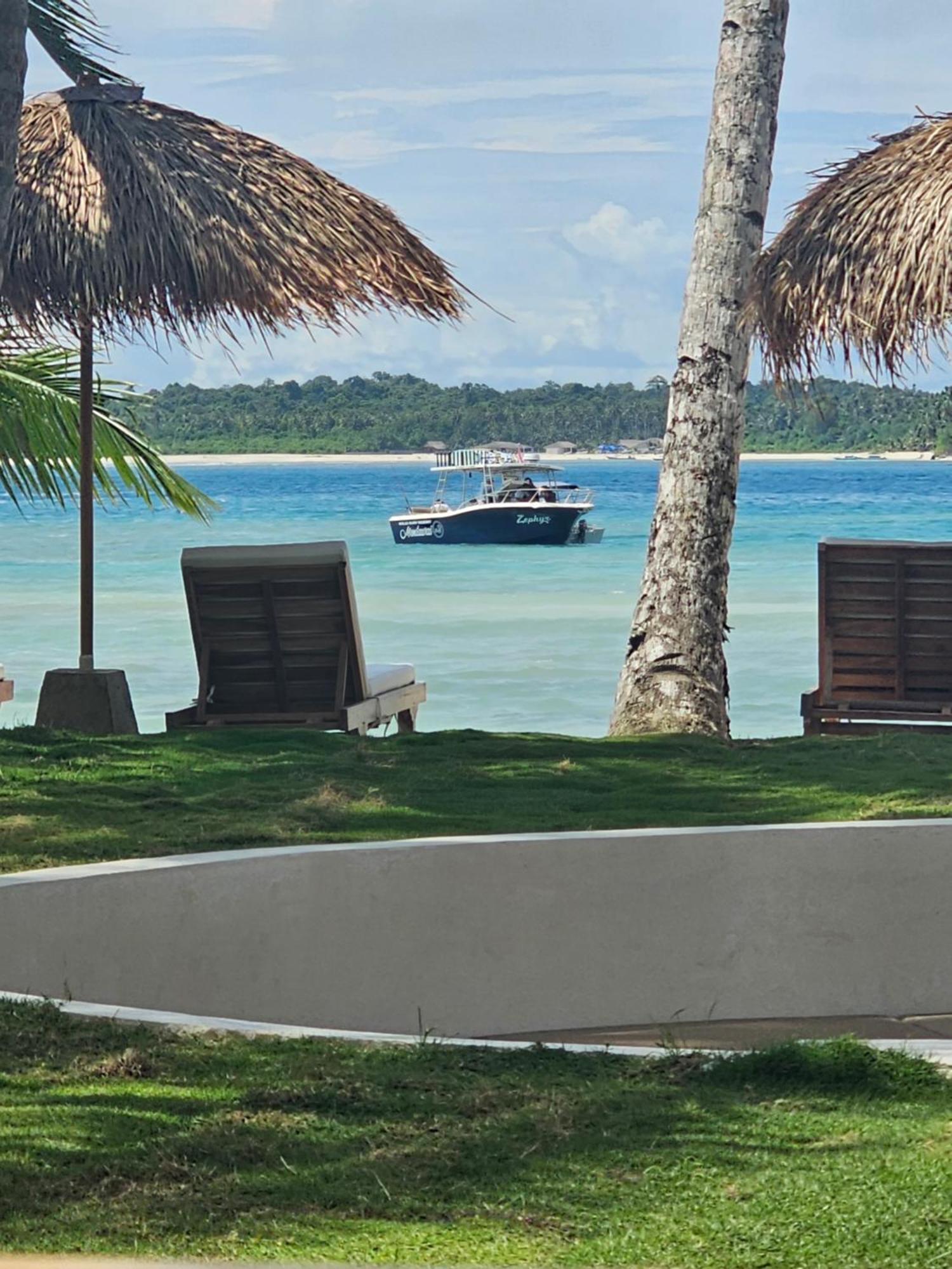 Solid Surf Villa Mentawai Tua Pejat Exterior foto